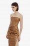 Vestido de couro vegano Everlasting em camelo | Vestidos de festa e coquetel Bardot para mulheres