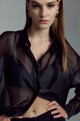 Camisa de organza Rebecca preta | Camisas e blusas Bardot femininas