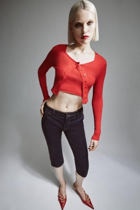  Barr Cniotáilte Sarita i nDearg Domhain | Barraí Faisin Bardot do Mhná