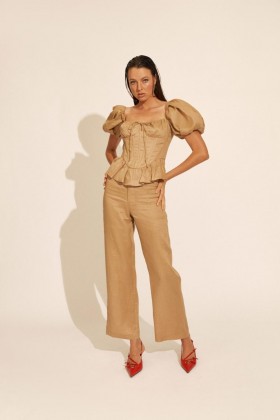  Esra Puff Sleeve Corsett Top i latte | Dame Bardot Korsetter