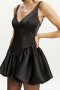  Vestido mini Oria Bubble en negro | Vestidos de cóctel y fiesta con escote Bardot para mujer