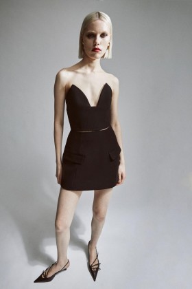  Top corto sin tirantes Delphi negro | Tops de moda Bardot para mujer