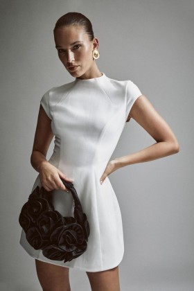  Delphi Hourglass Mini Dress orkideanvalkoinen | Naisten Bardot Cocktail- ja juhlamekot