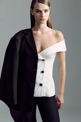 Haut boutonné Eliora en lin blanc orchidée | Hauts Bardot tendance pour femme