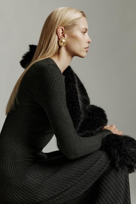 Φόρεμα Hattie Knit Midi σε Ανθρακί | Γυναικεία Φορέματα Bardot για το πρωί έως το βράδυ